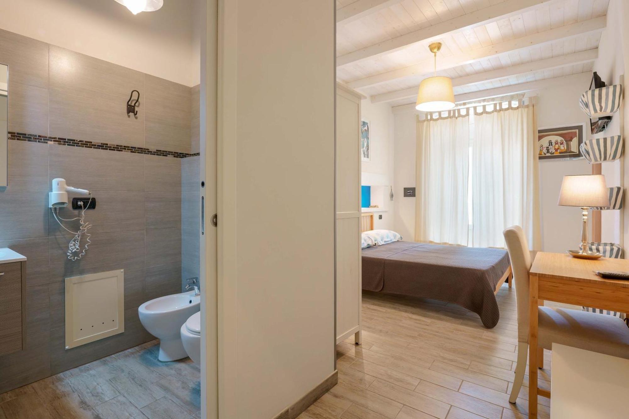 Il Cagliarese B&B Кальярі Екстер'єр фото